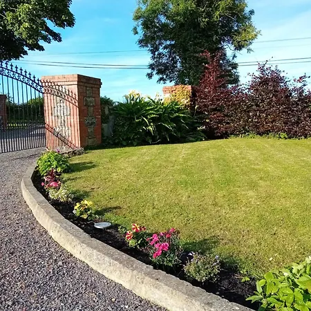 White Quarry House *