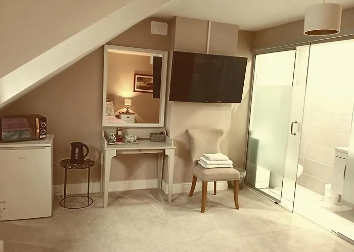 White Quarry House *